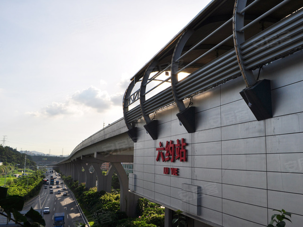 振业城上观六约地铁站 步行约10分钟