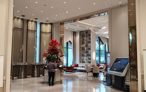 金地翰林艺境售楼部看房现场