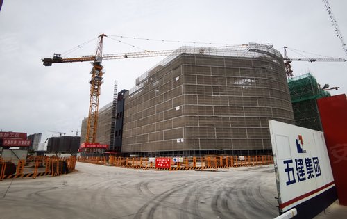 项目周边交之影大厦,步行12min