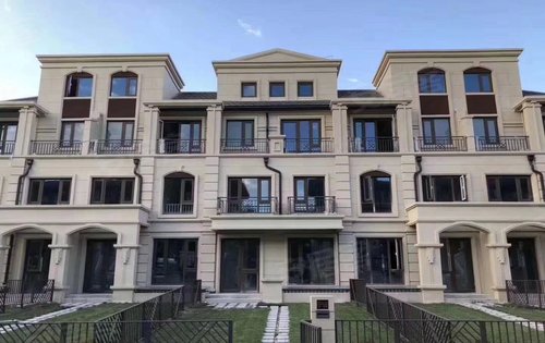 路劲阳光城动态:路劲阳光城联排别墅地下一层地上三层共四层南北通透