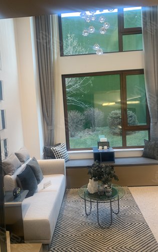 融创冰雪影都loft复室公寓设计灵感十足民水民电校区近享江景你值得