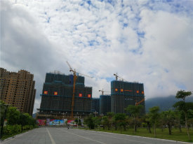 福锦中心广场